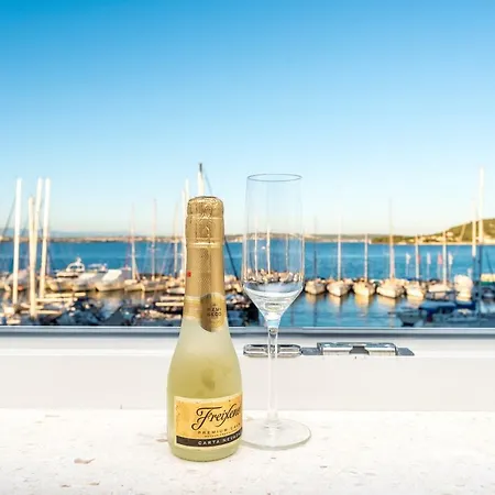 Good Life Apartment *